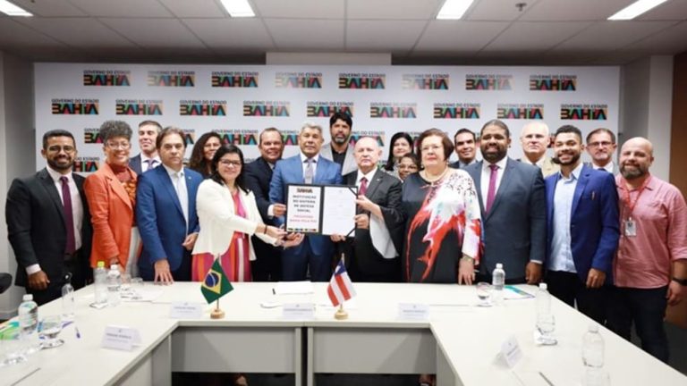 Governador sancionou lei que institui o programa Bahia Pela Paz