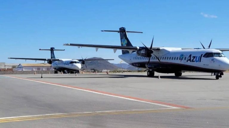 aviao azul problemas técnicos