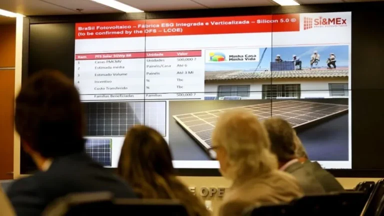 Empresa firma acordo para instalação de placas solares na Bahia