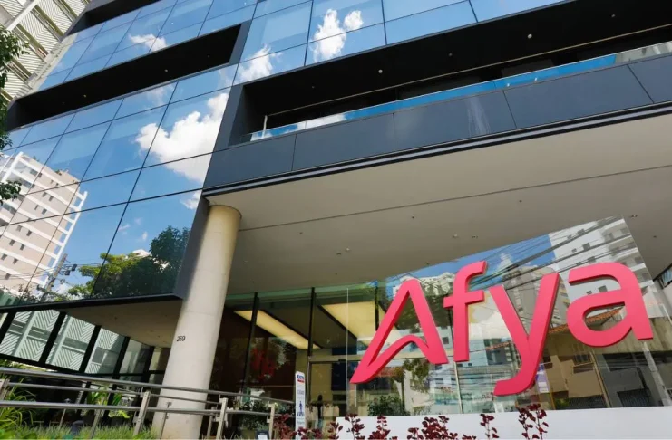Afya tem 114 vagas em Salvador, Vitória da Conquista e outros locais, com benefícios atrativos. Candidatos devem acessar a plataforma Gupy.