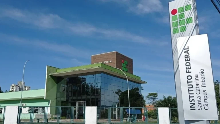 Concurso da IFSC oferta vagas de níveis médio e superior