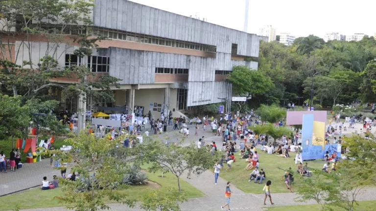 Ufba abre inscrições para turma de segundo semestre do curso de Odontologia