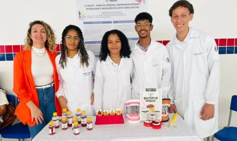 Estudantes baianos criam enxaguante bucal à base de própolis e barbatimão