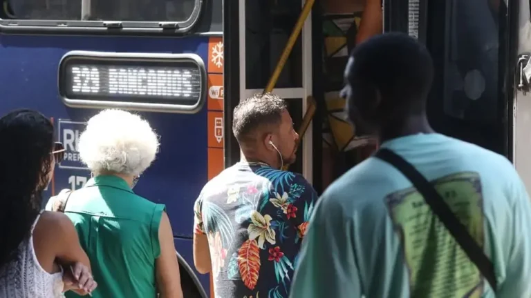 População brasileira começará a diminuir em 2042, diz IBGE