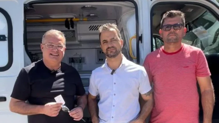 entrega de ambulancia guanambi