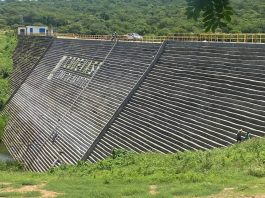 Barragem de Cova da Mandioca em urandi