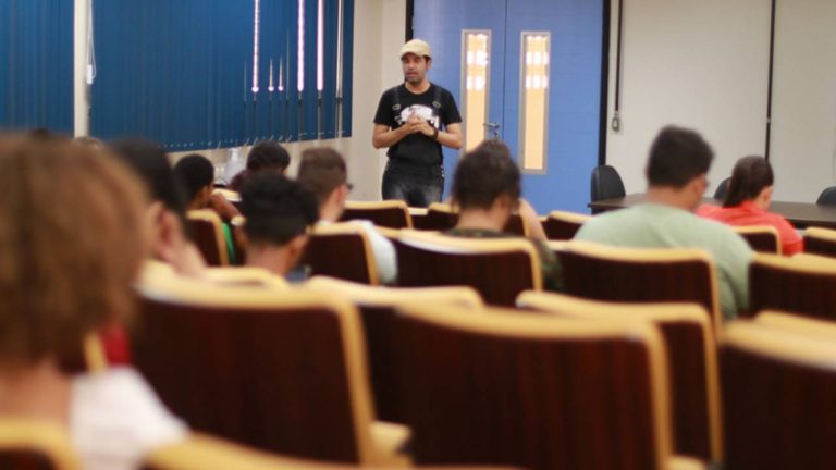 Ufob seleciona alunos especiais para cursos de mestrado