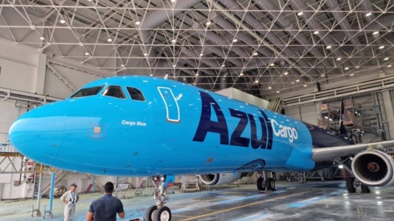 Azul Cargo Express - Airbus A321P2F