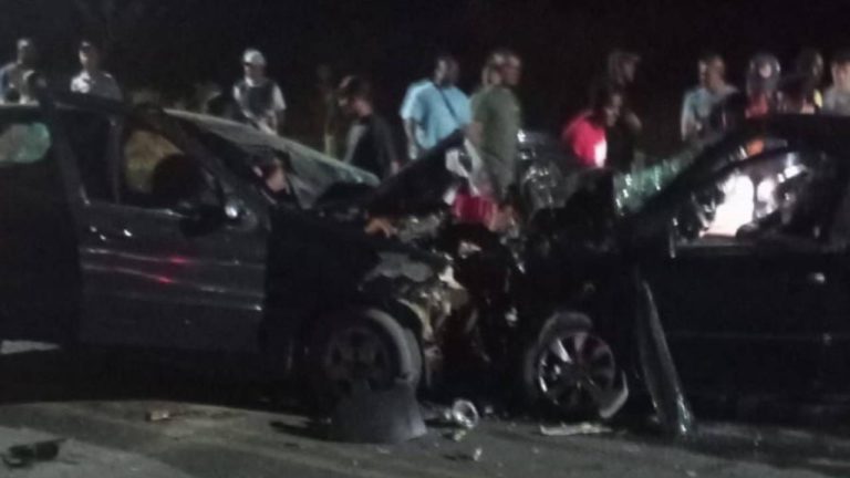 Três pessoas morreram e quatro ficaram feridas em colisão frontal na cidade de Carinhanha