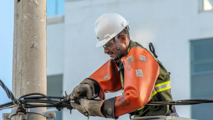 Neoenergia Coelba orienta medidas de segurança durante temporal que deve atingir regiões da Bahia neste fim de semana