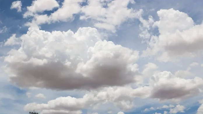 Previsão do tempo céu nuvens