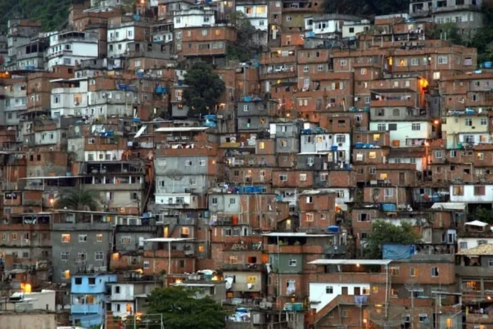 Salvador tem duas favelas entre as 20 maiores do país