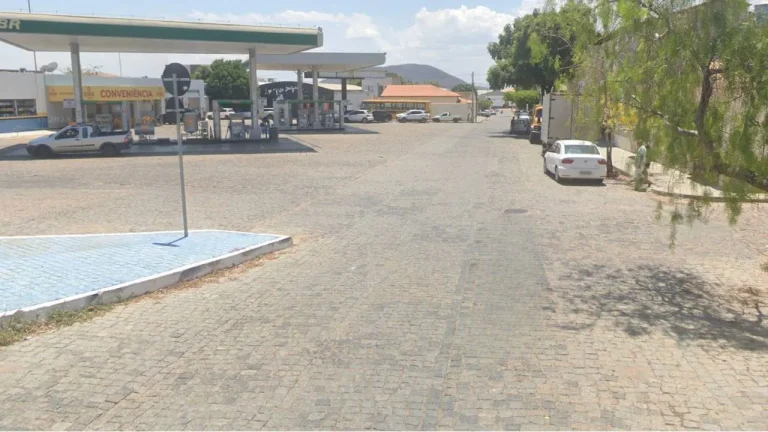 Avenida São João em Guanambi