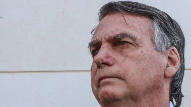 Bolsonaro e mais 36 foram indiciados pela Polícia Federal por tentativa de golpe de Estado