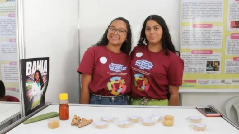Estudantes baianas desenvolvem sabonete cicatrizante para animais a base de babosa, mel e açafrão