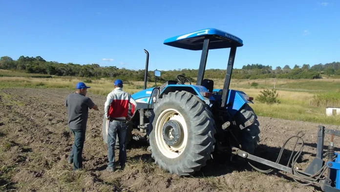 Curso operador de máquinas agrícolas Uesb