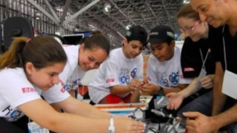 Estudantes da rede municipal de Guanambi vão participar de campeonato de robótica em Salvador