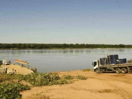 Ponte sobre o rio são francisco norte de minas