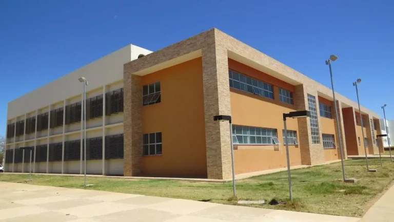Ufob abriu seleção para 25 vagas em curso de mestrado