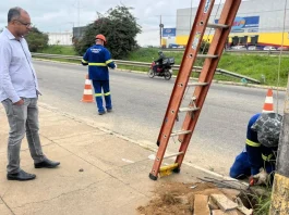 Furto de fios deixou avenida sem iluminação em Vitória da Conquista