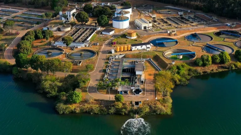Três em cada dez domicílios no país ainda não contam com rede de esgoto