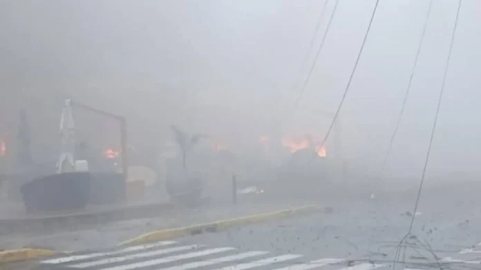 Avião cai sobre loja e atinge pousada no centro de Gramado