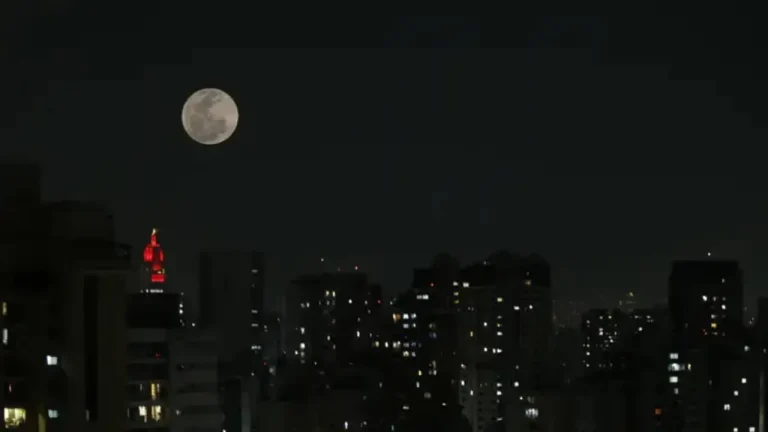 Confira o calendário de superluas, eclipses lunares, conjunção de astros e chuvas de meteoros de 2025