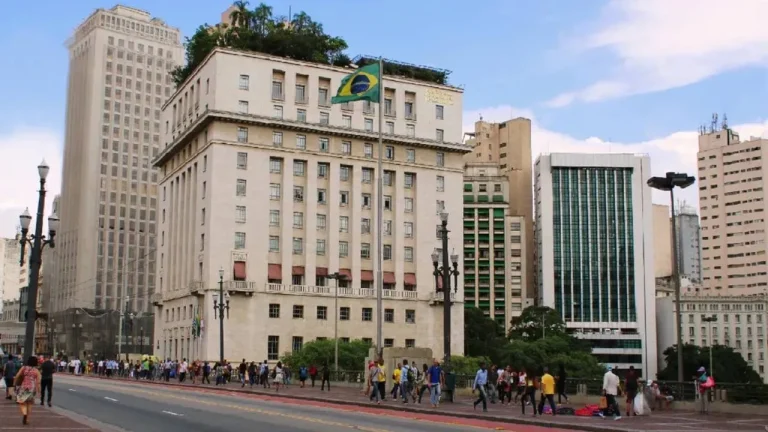 Concurso da Prefeitura de São Paulo oferta salários de R$ 9,6 mil (1)