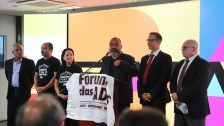 Governo autorizou reajuste salarial para servidores das universidades estaduais