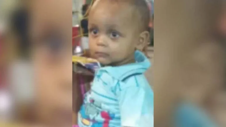 Bebê morre afogado em balde com água enquanto brincava com irmão na Bahia