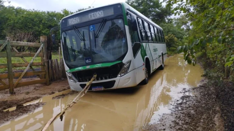Linhas do transporte público foram suspensas devido às chuvas em Vitória da Conquista