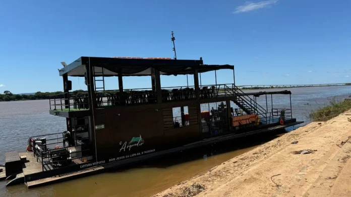 Bar flutuante navegará pelo rios São Francisco e Carinhanha durante Carinhanha Folia