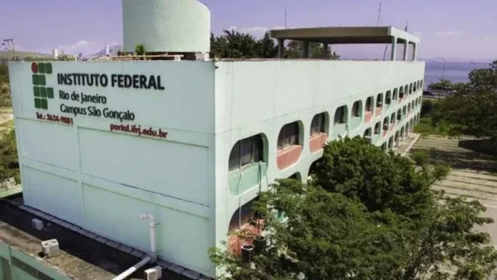 IFRJ abriu processo seletivo com 50 vagas para professor substituto