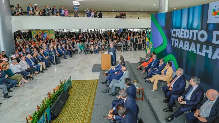 Entenda o funcionamento do crédito consignado para CLT