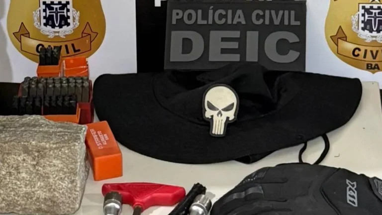 Polícia Civil desativou desmanche de motocicletas e prendeu dois homens em flagrante na região de Vitória da Conquista