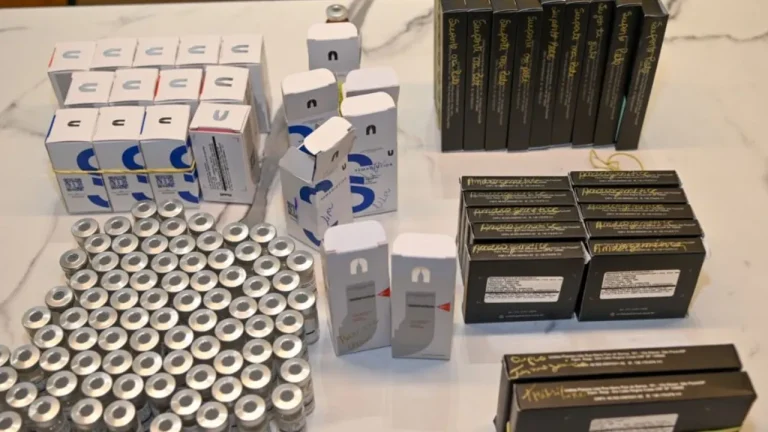 Vigilância Sanitária, CRF e Polícia Federal apreendem medicamento Mounjaro em clínica de Vitória da Conquista