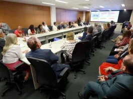 APLB e governo da Bahia firmaram acordo que eleva salário dos professores acima do piso nacional