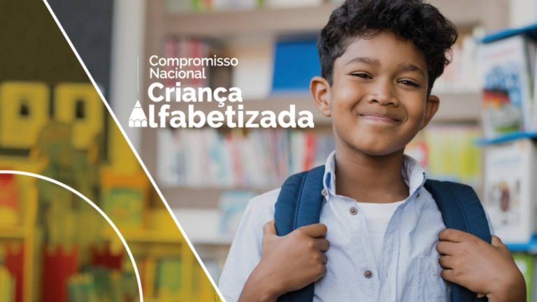 MEC apresenta novos materiais para capacitação em alfabetização e português