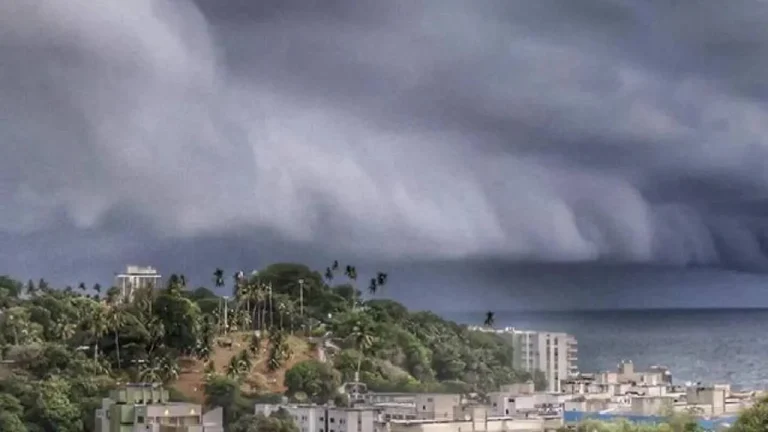 Inmet emite alerta amarelo para acumulado de chuva em Salvador nesta terça-feira