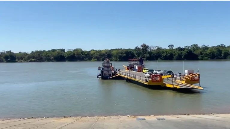 Balsa Rio São Francisco Manga Matias Cardoso