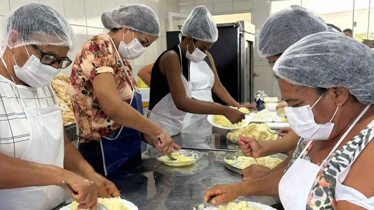 Agroindústria familiar fortalece geração de renda e segurança alimentar em Candiba