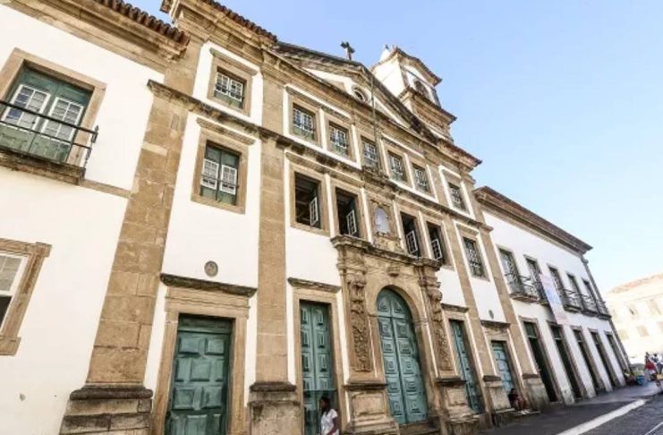 Santa Casa da Bahia oferece vagas de emprego em Salvador e outras cidades