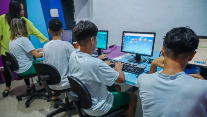 Processo seletivo seleciona fornecedores para implementar infraestrutura de conexão banda larga em escolas públicas