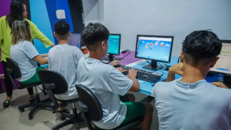 Processo seletivo seleciona fornecedores para implementar infraestrutura de conexão banda larga em escolas públicas