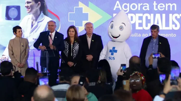 Equipamentos para tratamento do câncer são entregues para seis cidades
