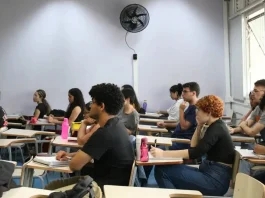 Alunos de cursinhos populares irão receber bolsa de R$ 200 por mês