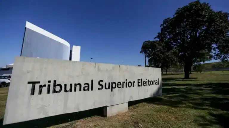 AGU pede que Polícia Federal investigue racismo contra ministra do TSE