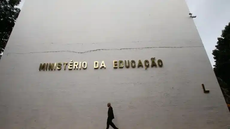 Saiba o que muda com a nova política de ensino a distância do Brasil