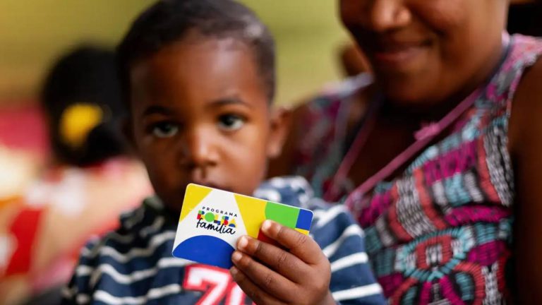 Caixa começa a pagar Bolsa Família de maio