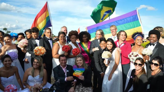 Casamento entre mulheres cresce 5,9% e é recorde em 2023, mostra IBGE